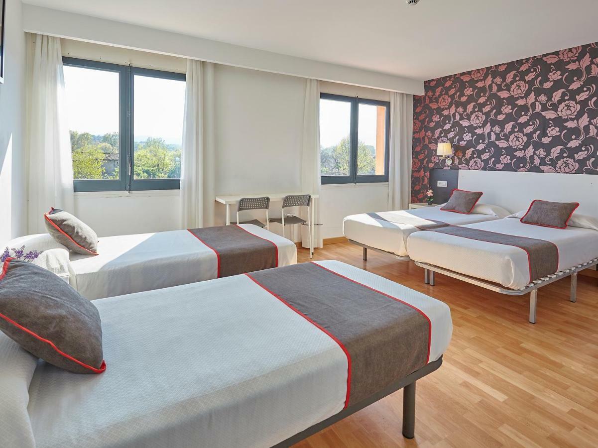 Hostal Mas Ferrer Cornellá de Terri Exterior foto