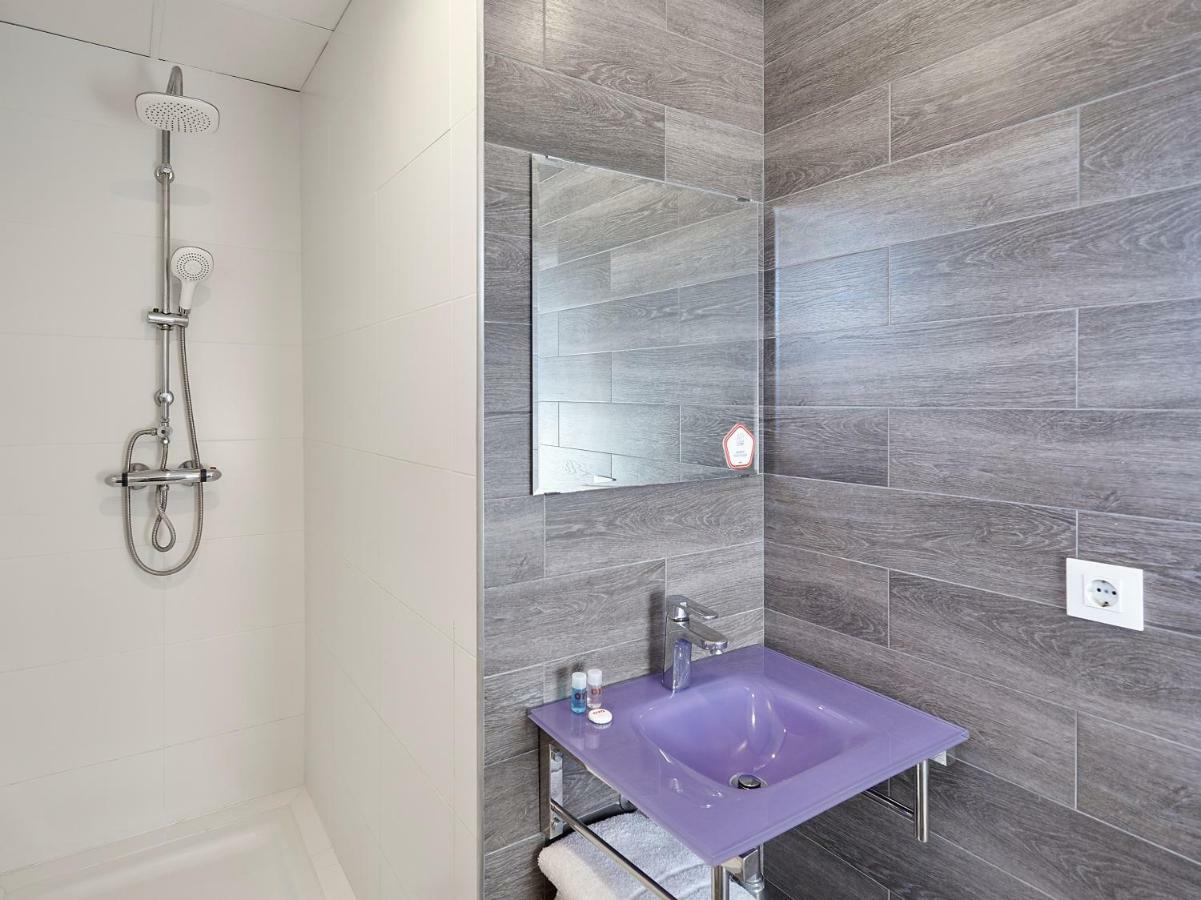 Hostal Mas Ferrer Cornellá de Terri Exterior foto
