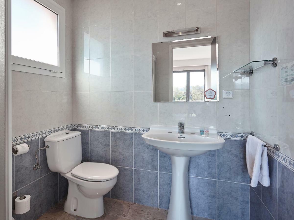 Hostal Mas Ferrer Cornellá de Terri Exterior foto