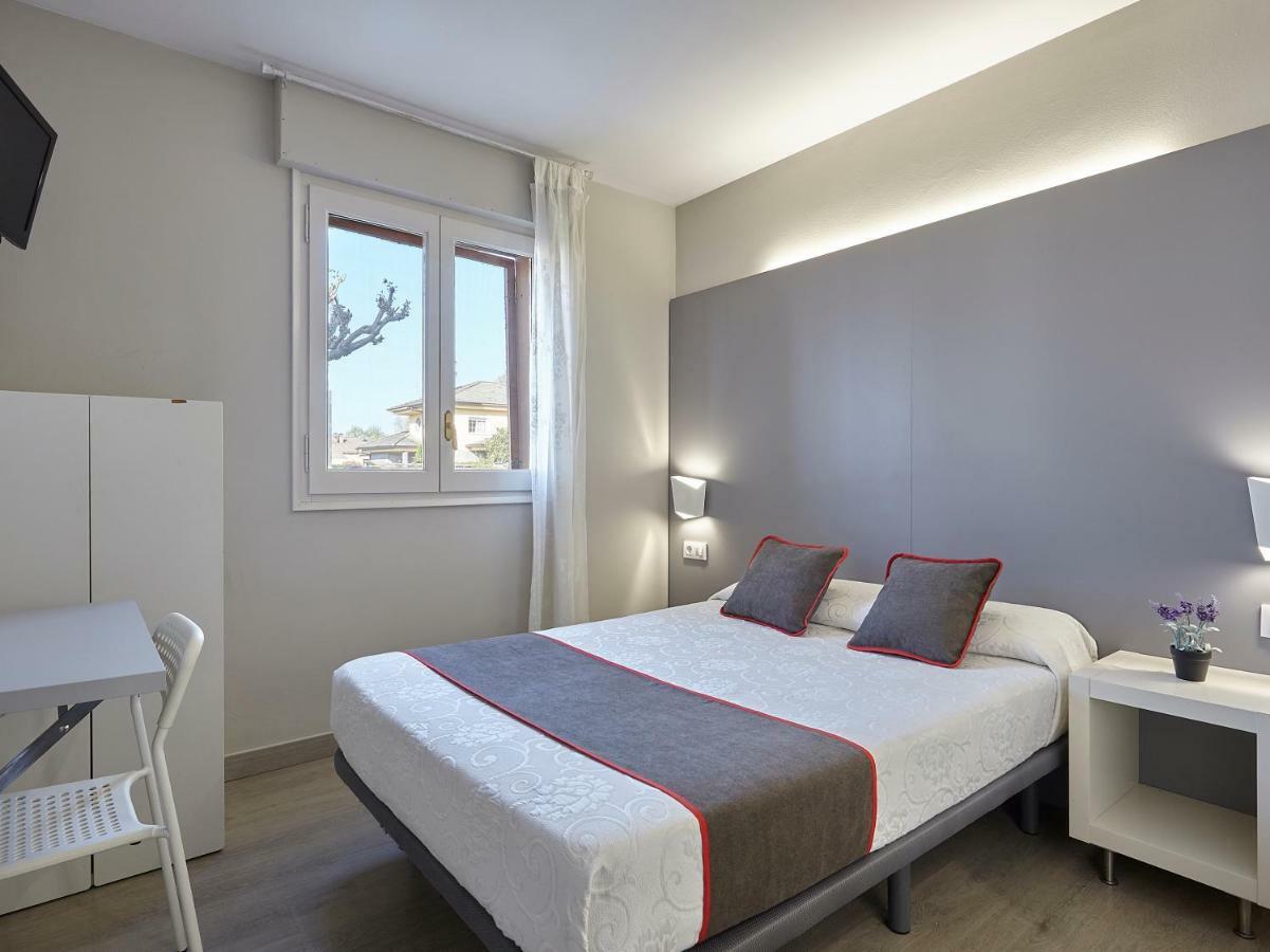 Hostal Mas Ferrer Cornellá de Terri Exterior foto